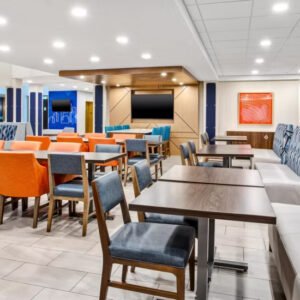 holiday-inn-express-and-suites-belleville-9424665623-4x3