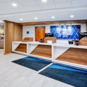 holiday-inn-express-and-suites-belleville-9424665723-4x3